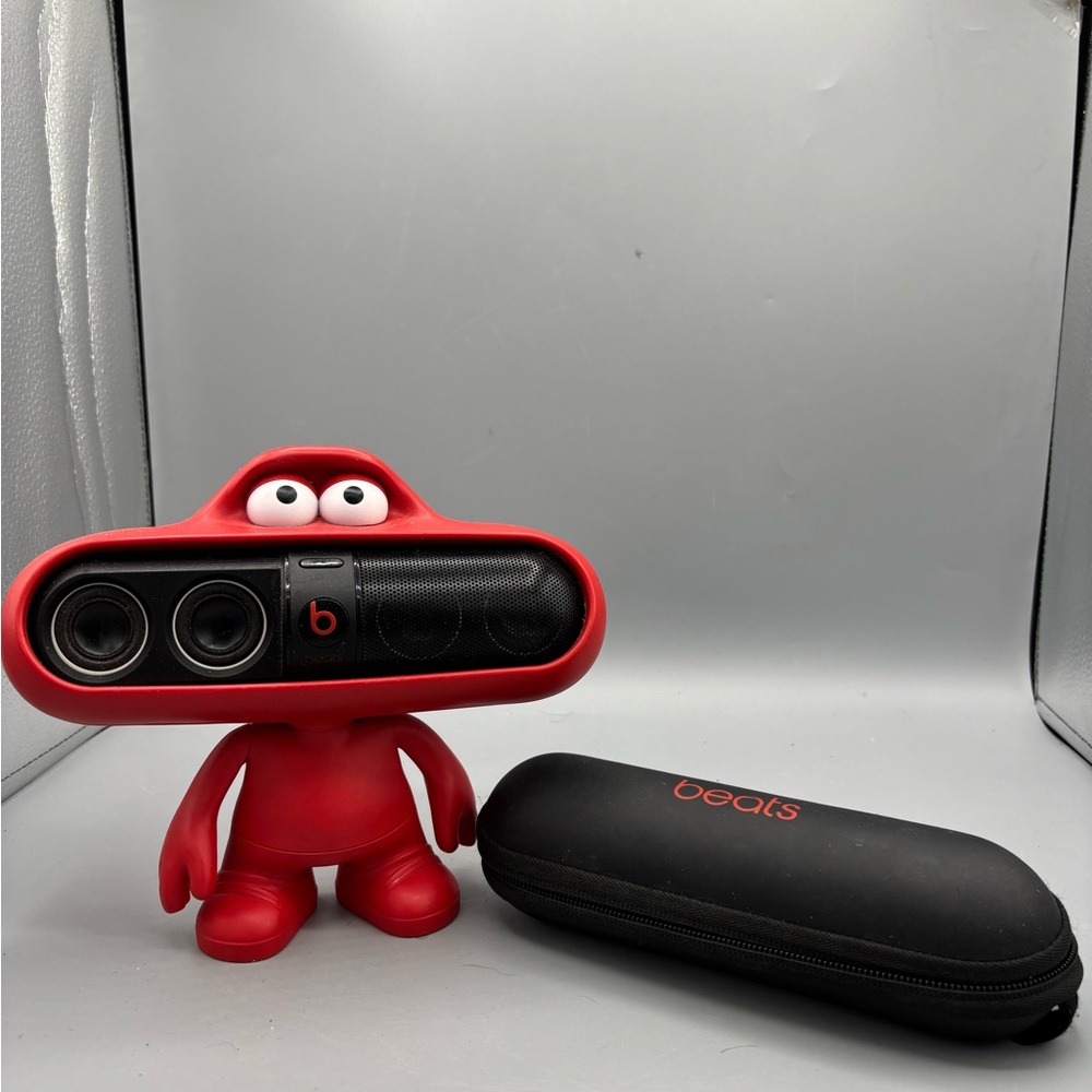 Beats by Dr. Dre Beats Pill 2.0 Bluetooth Speaker + Red Dude Stand